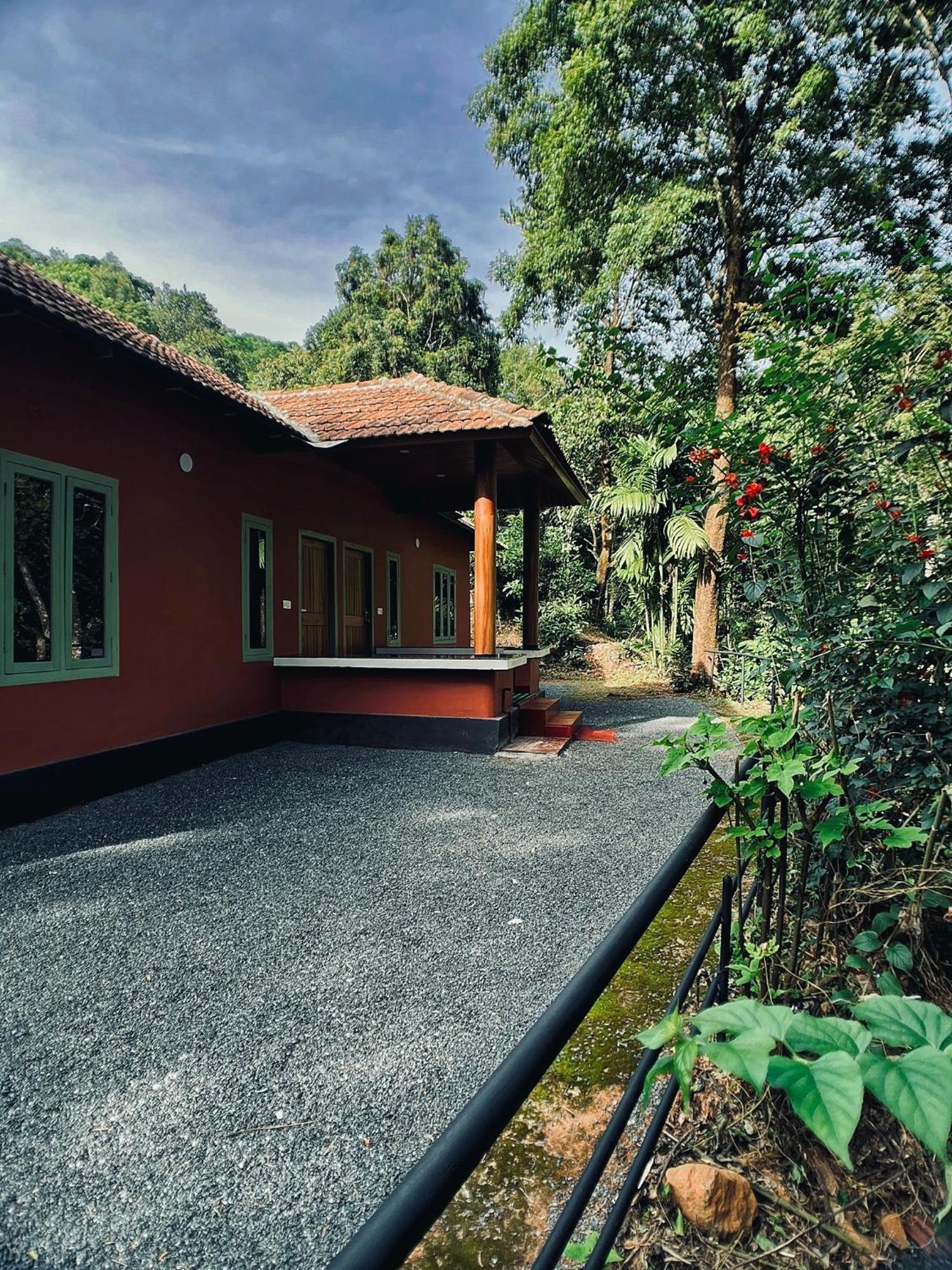 Mahout Resort Wayanad - An Experiential Jungle Stay With Waterfall Калпетта Экстерьер фото